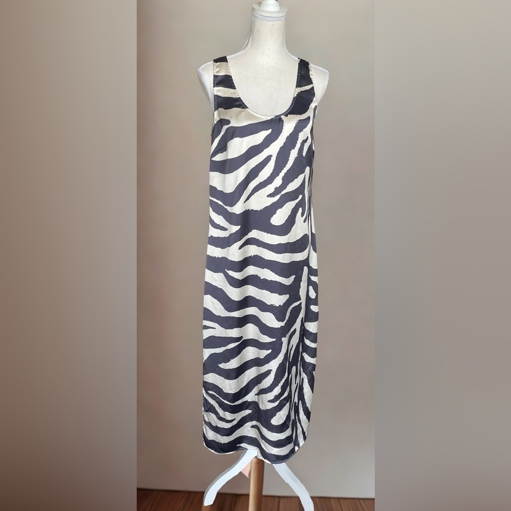H&M Asymmetrical White and Blue Maxi Dress, Modern & Sophisticated Sz Small